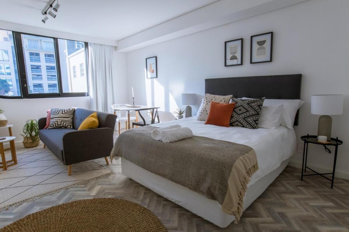 Stylish, Modern, Walk To Restaurants And Cbd Apartment Cape Town Exterior photo